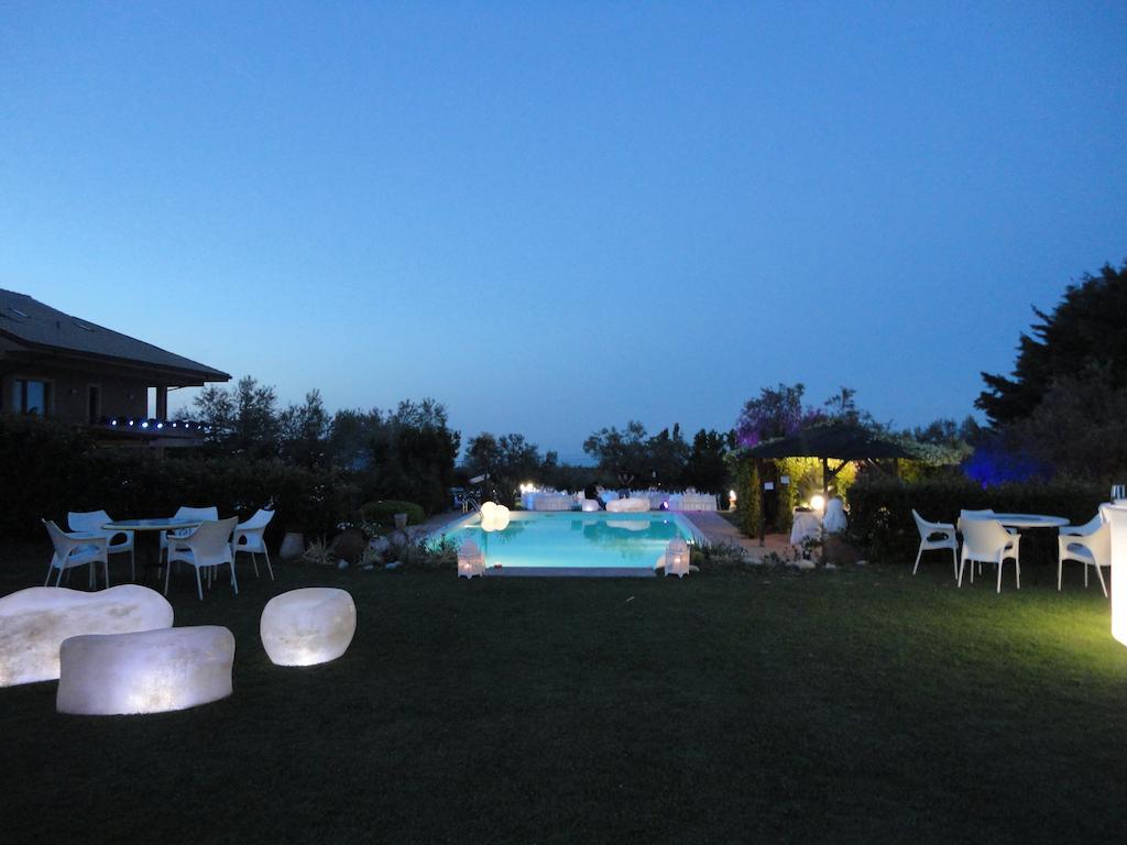 Villa Zagara Luxury Bed And Breakfast เปสการา ภายนอก รูปภาพ